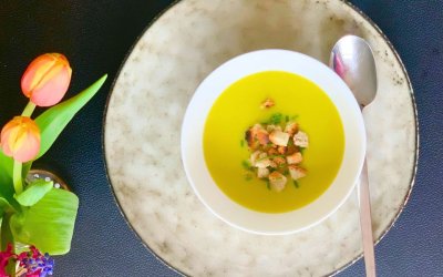 Spargel-Kurkuma-Suppe